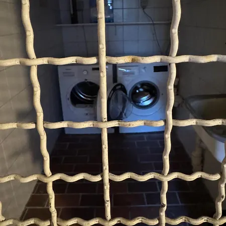 1 Zi Whg An Der Universitaet Zu Kiel-alsenstrasse 17, Perfekt Als Schadenwohnung, Eigener Parkplatz, Grosse Wohnkueche, Wlan, Gemuetlich Moebliert, Je 3 Min Zur Universitaetsklinik, Ostsee, Seebaeder, City, Luxusfaehren * Kiel